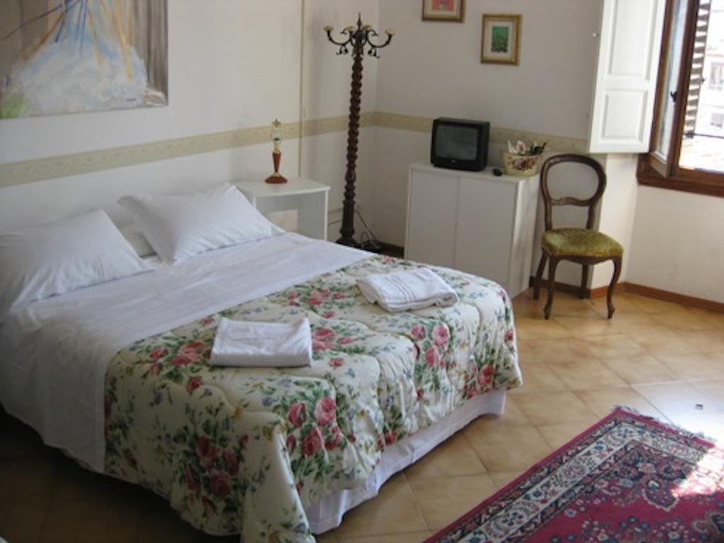 Hostel Veronique Флоренция Стая снимка