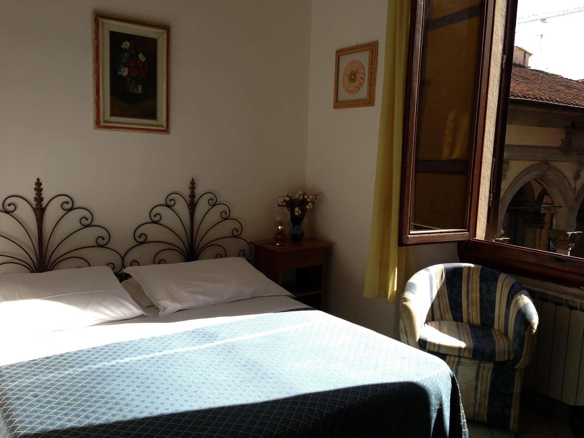 Hostel Veronique Флоренция Екстериор снимка