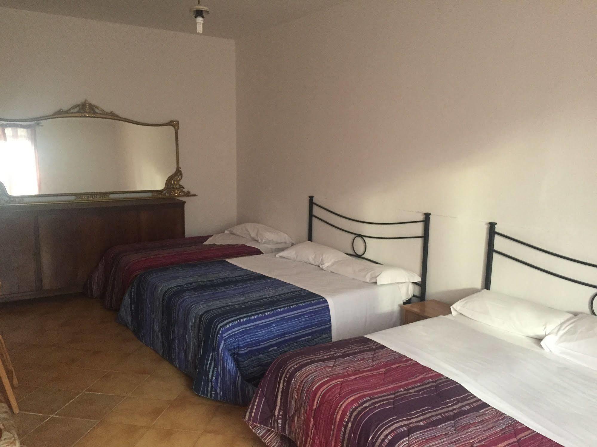 Hostel Veronique Флоренция Екстериор снимка