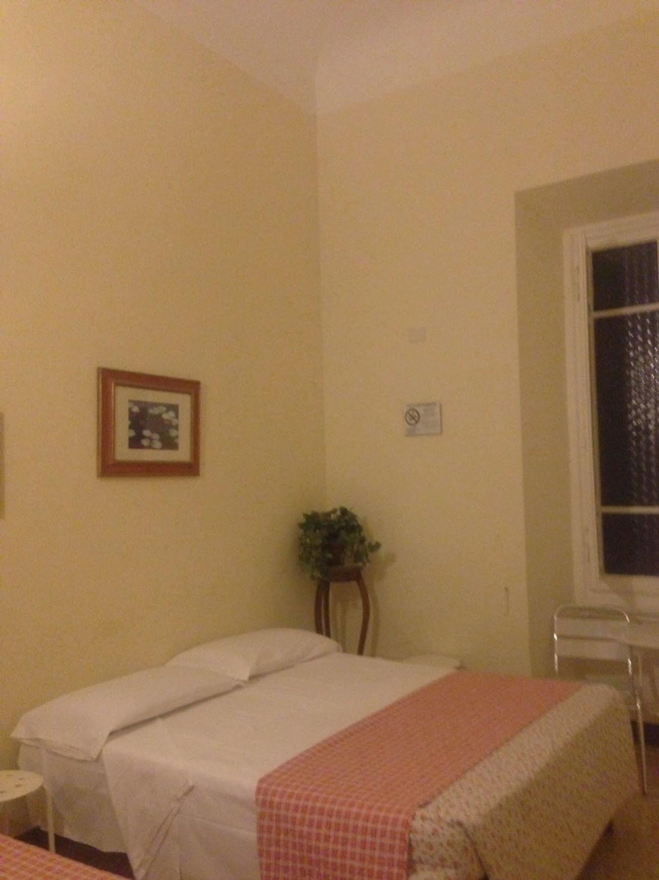 Hostel Veronique Флоренция Екстериор снимка